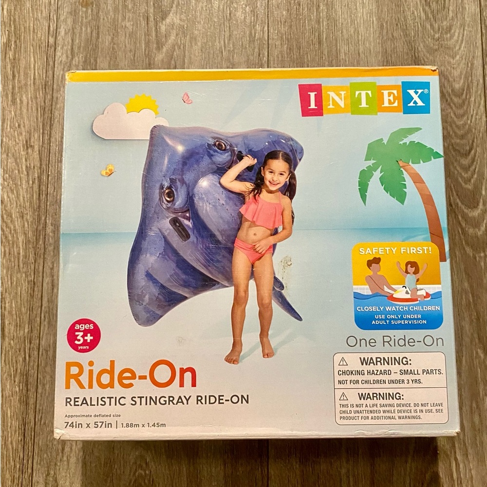 NEW Intex Stingray Ride-On Float
